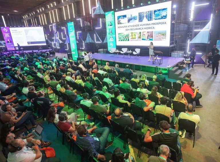 Palco-Saneamento-2-768x566