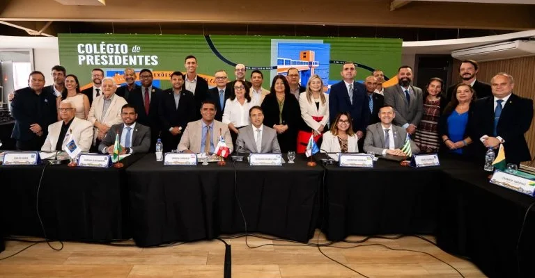 CP-Salvador_participantes-768x512